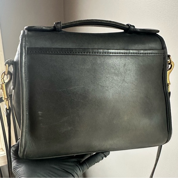 Vintage Coach Court 9870 Leather Handbag Crossbody Black - Picture 4 of 8